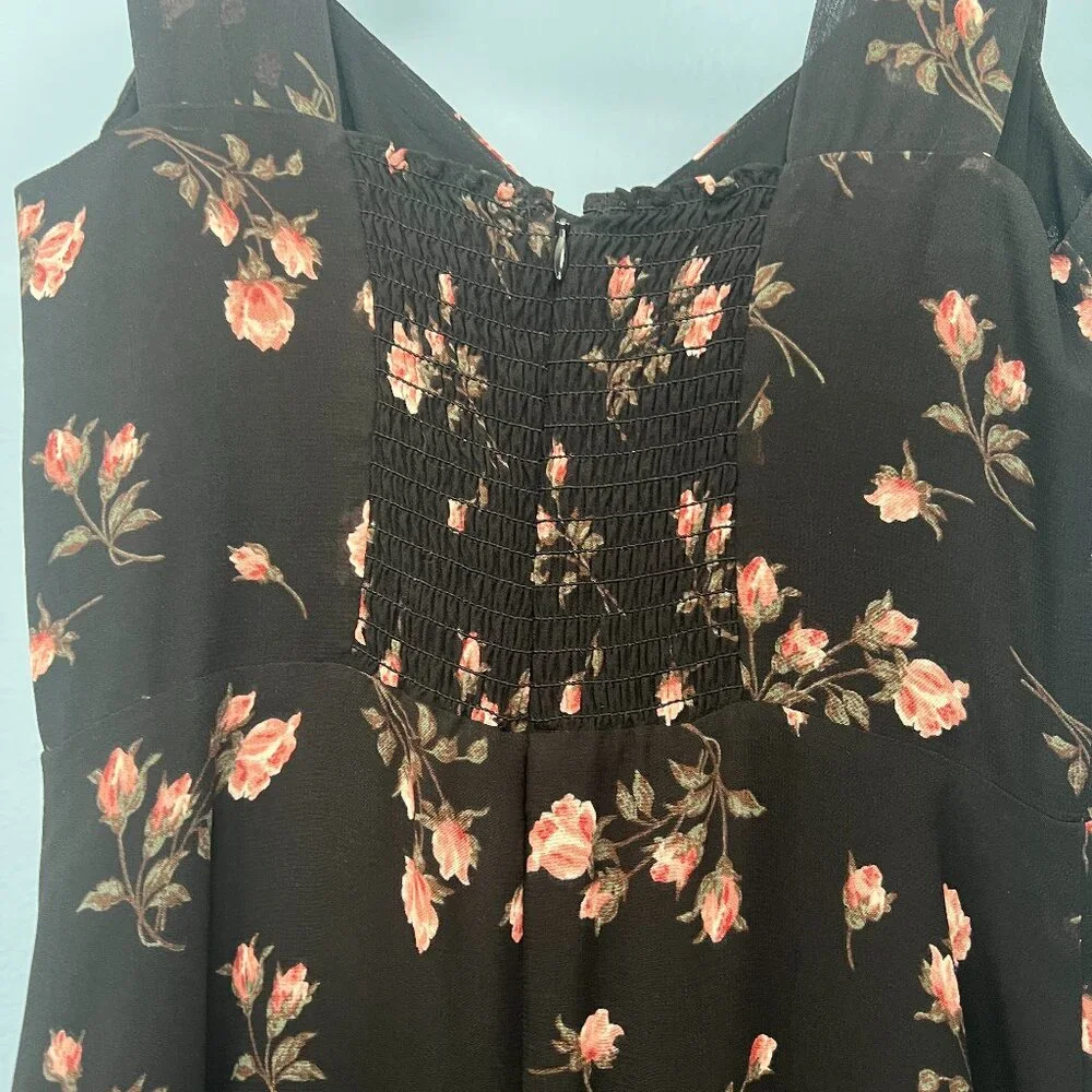 Reformation • Fulton Dress in Romy Black Rosebud Floral • Size 4 - Picture 5 of 12